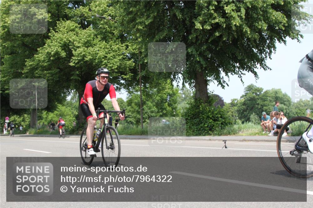 15.06.2025 - 7 Türme Triathlon Yannick Fuchs http://msf.ph/oto/7964322 15.06.2025 12:56:50 Radfahren  meine-sportfotos.de