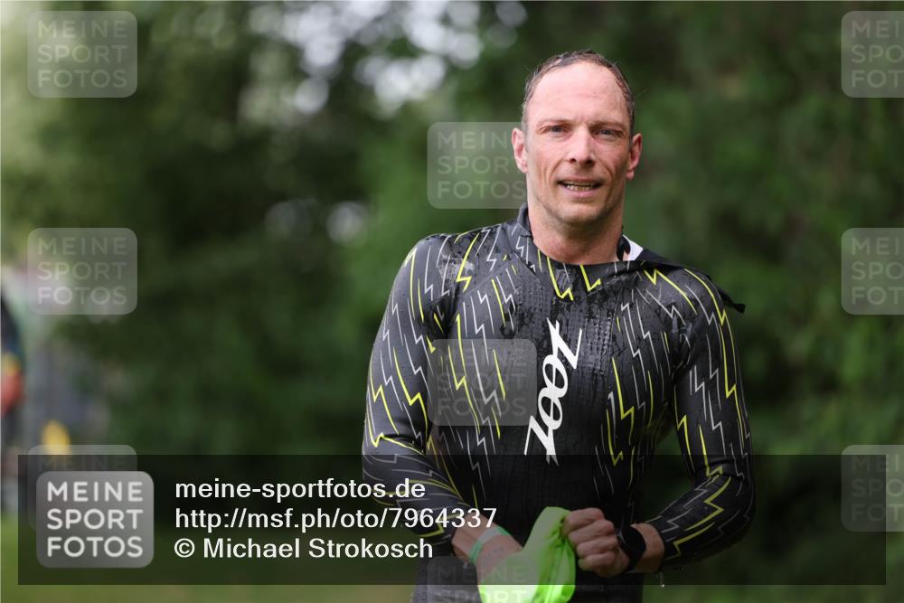 15.06.2025 - 7 Türme Triathlon Michael Strokosch http://msf.ph/oto/7964337 15.06.2025 12:17:07 Schwimmen 389, 451, 530, 609, 622, 679 meine-sportfotos.de