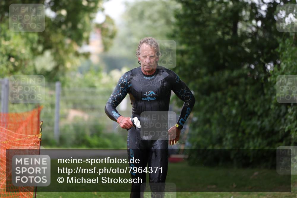 15.06.2025 - 7 Türme Triathlon Michael Strokosch http://msf.ph/oto/7964371 15.06.2025 12:17:08 Schwimmen 389, 451, 530, 609, 622, 679 meine-sportfotos.de