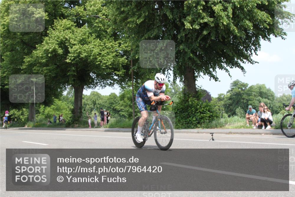 15.06.2025 - 7 Türme Triathlon Yannick Fuchs http://msf.ph/oto/7964420 15.06.2025 12:57:42 Radfahren  meine-sportfotos.de