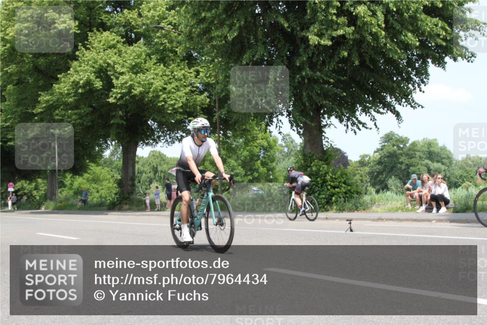 15.06.2025 - 7 Türme Triathlon Yannick Fuchs http://msf.ph/oto/7964434 15.06.2025 12:57:52 Radfahren  meine-sportfotos.de