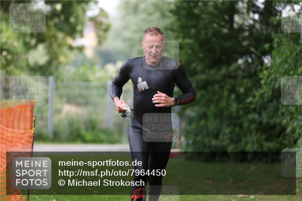15.06.2025 - 7 Türme Triathlon Michael Strokosch http://msf.ph/oto/7964450 15.06.2025 12:17:20 Schwimmen 371, 424, 530, 591, 679 meine-sportfotos.de