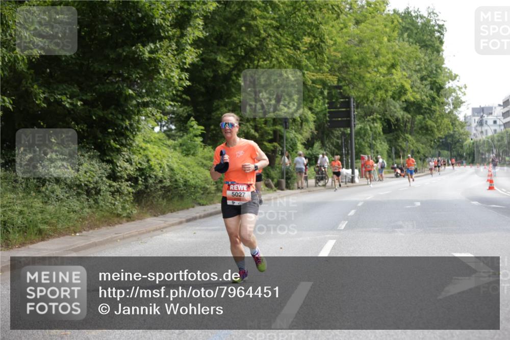 15.06.2025 - REWE Women's Run Jannik Wohlers http://msf.ph/oto/7964451 15.06.2025 09:59:31 Laufen 5027 meine-sportfotos.de