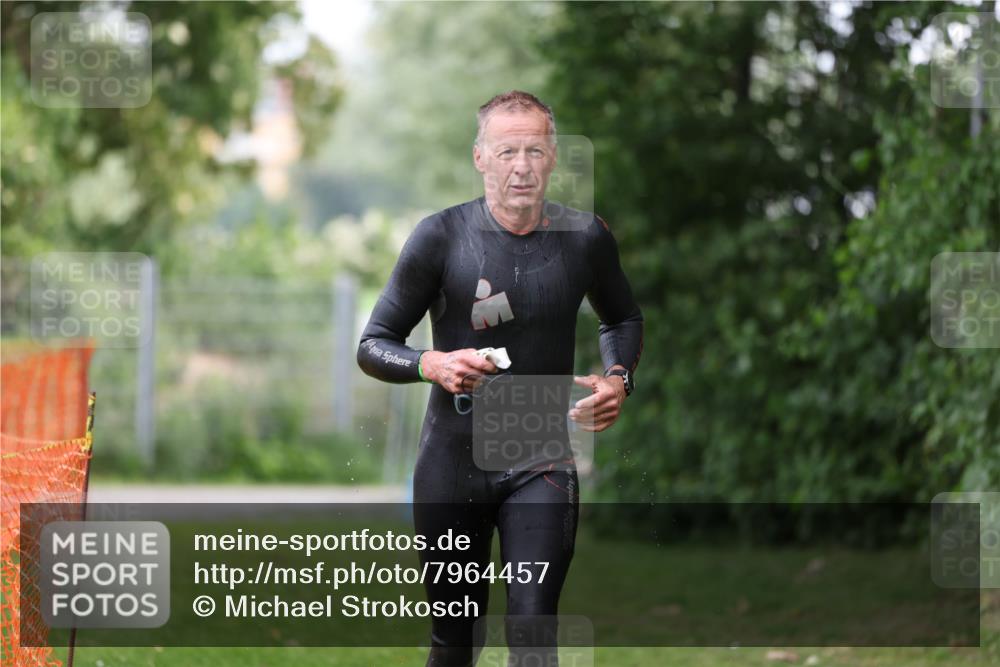 15.06.2025 - 7 Türme Triathlon Michael Strokosch http://msf.ph/oto/7964457 15.06.2025 12:17:20 Schwimmen 371, 424, 530, 591, 679 meine-sportfotos.de