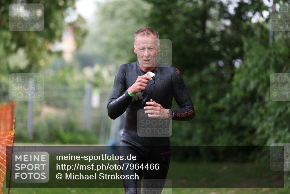 15.06.2025 - 7 Türme Triathlon Michael Strokosch http://msf.ph/oto/7964466 15.06.2025 12:17:20 Schwimmen 371, 424, 530, 591, 679 meine-sportfotos.de