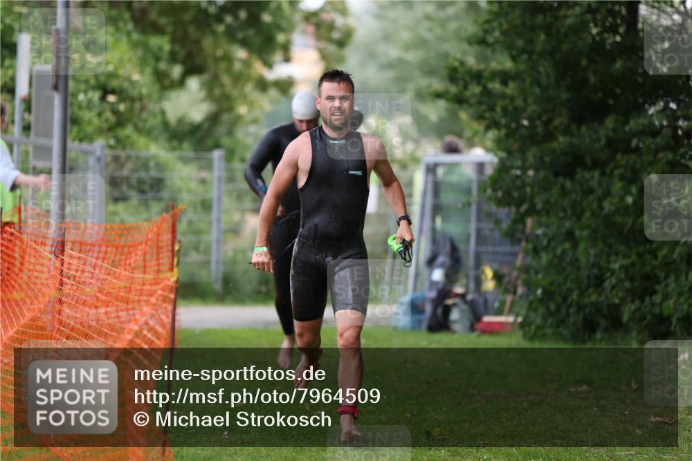 15.06.2025 - 7 Türme Triathlon Michael Strokosch http://msf.ph/oto/7964509 15.06.2025 12:17:29 Schwimmen 371, 424, 591, 661, 679 meine-sportfotos.de
