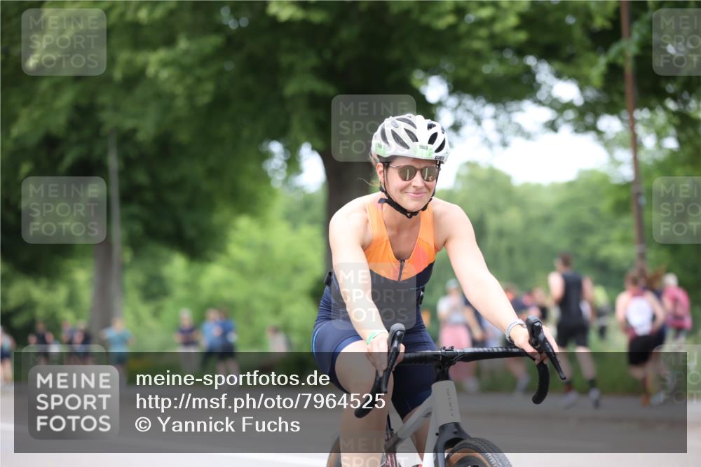 15.06.2025 - 7 Türme Triathlon Yannick Fuchs http://msf.ph/oto/7964525 15.06.2025 13:55:09 Radfahren 666, 831, 1140 meine-sportfotos.de