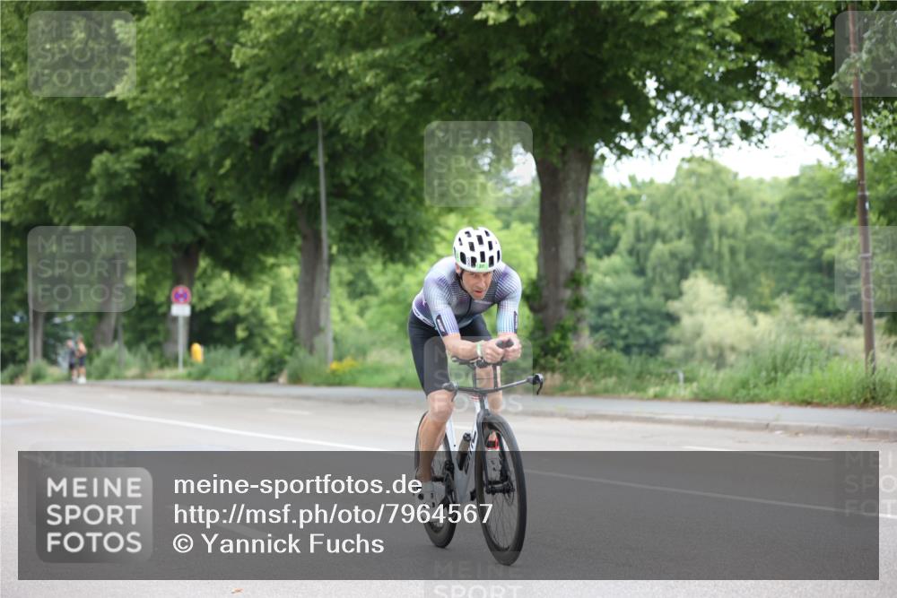 15.06.2025 - 7 Türme Triathlon Yannick Fuchs http://msf.ph/oto/7964567 15.06.2025 11:12:30 Radfahren 317 meine-sportfotos.de