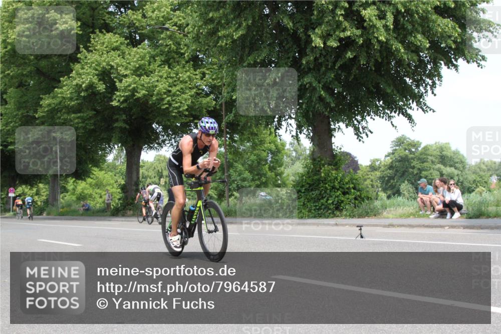 15.06.2025 - 7 Türme Triathlon Yannick Fuchs http://msf.ph/oto/7964587 15.06.2025 12:59:07 Radfahren  meine-sportfotos.de