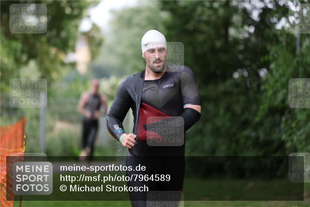 15.06.2025 - 7 Türme Triathlon Michael Strokosch http://msf.ph/oto/7964589 15.06.2025 12:17:33 Schwimmen 371, 424, 540, 591, 661, 672 meine-sportfotos.de