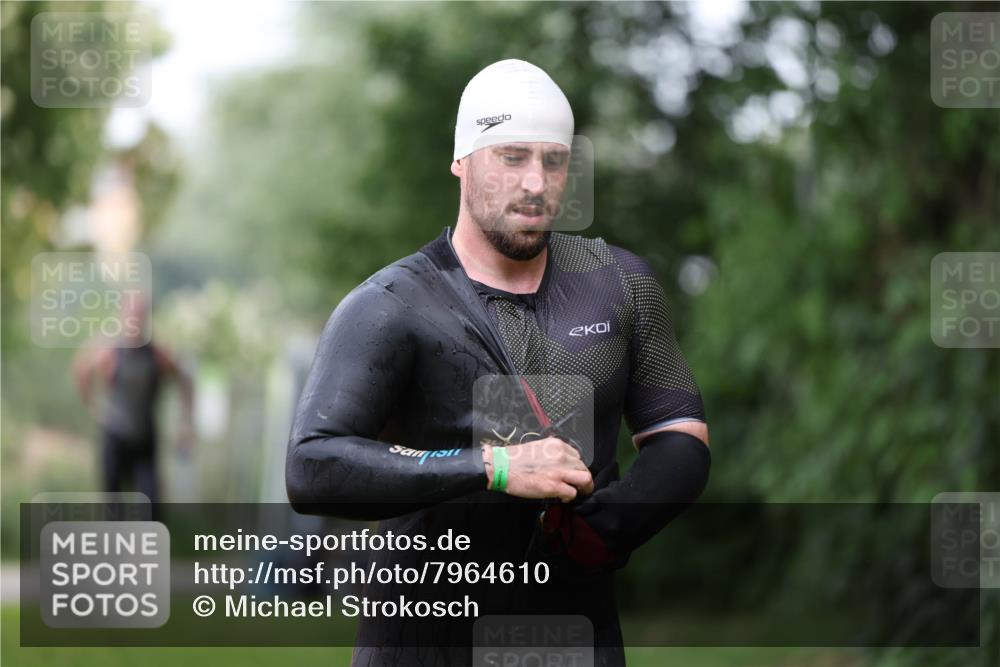15.06.2025 - 7 Türme Triathlon Michael Strokosch http://msf.ph/oto/7964610 15.06.2025 12:17:34 Schwimmen 371, 424, 540, 591, 628, 661, 672 meine-sportfotos.de