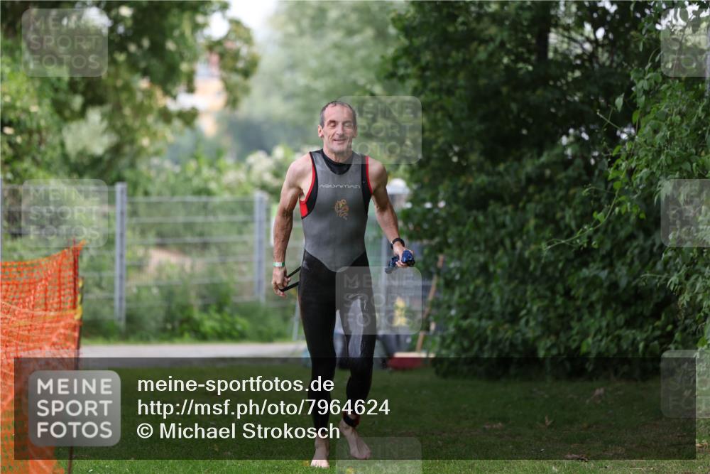 15.06.2025 - 7 Türme Triathlon Michael Strokosch http://msf.ph/oto/7964624 15.06.2025 12:17:37 Schwimmen 371, 424, 540, 591, 628, 661, 672 meine-sportfotos.de