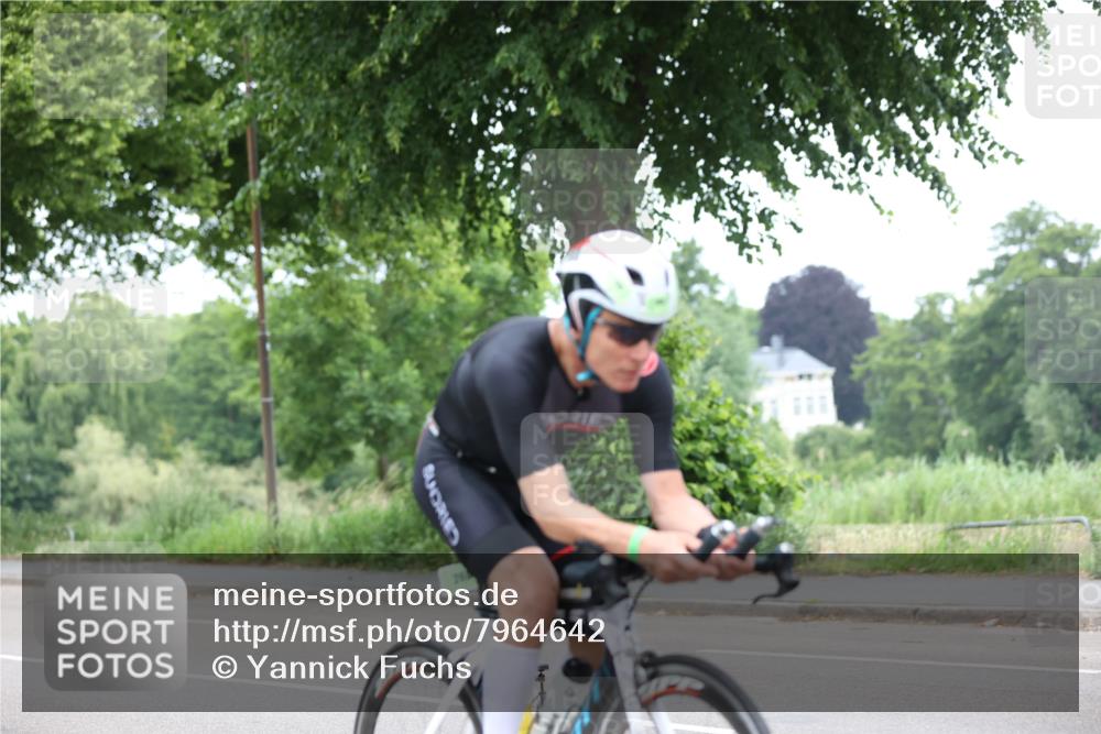 15.06.2025 - 7 Türme Triathlon Yannick Fuchs http://msf.ph/oto/7964642 15.06.2025 11:12:40 Radfahren 233, 240 meine-sportfotos.de