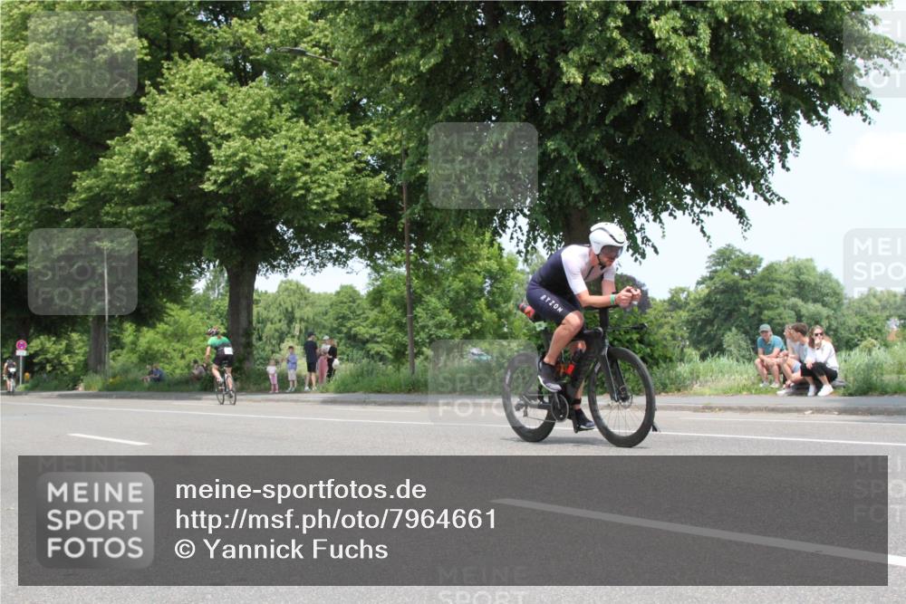 15.06.2025 - 7 Türme Triathlon Yannick Fuchs http://msf.ph/oto/7964661 15.06.2025 12:59:41 Radfahren  meine-sportfotos.de