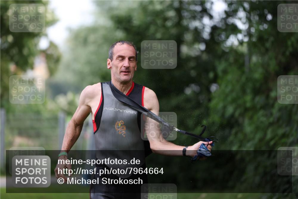 15.06.2025 - 7 Türme Triathlon Michael Strokosch http://msf.ph/oto/7964664 15.06.2025 12:17:40 Schwimmen 371, 424, 445, 523, 540, 628, 661, 672 meine-sportfotos.de