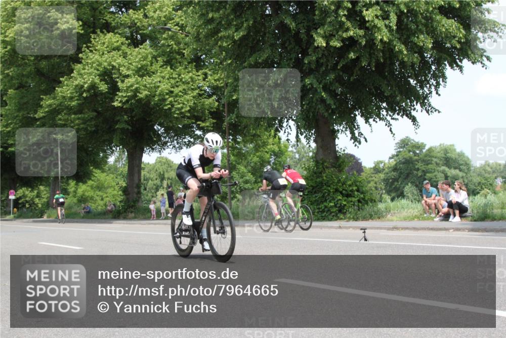 15.06.2025 - 7 Türme Triathlon Yannick Fuchs http://msf.ph/oto/7964665 15.06.2025 12:59:43 Radfahren  meine-sportfotos.de