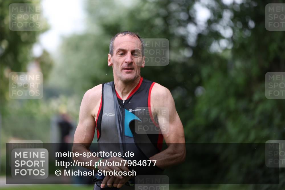 15.06.2025 - 7 Türme Triathlon Michael Strokosch http://msf.ph/oto/7964677 15.06.2025 12:17:40 Schwimmen 371, 424, 445, 523, 540, 628, 661, 672 meine-sportfotos.de