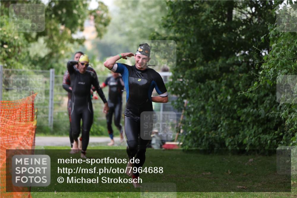 15.06.2025 - 7 Türme Triathlon Michael Strokosch http://msf.ph/oto/7964688 15.06.2025 12:17:45 Schwimmen 371, 445, 523, 540, 628, 654, 661, 672, 678 meine-sportfotos.de