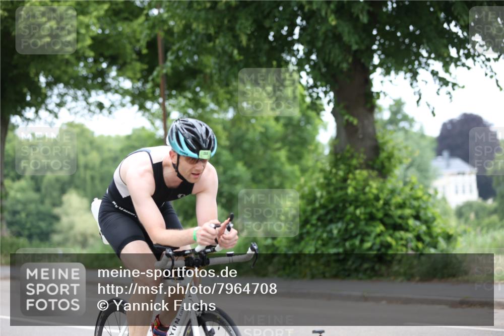 15.06.2025 - 7 Türme Triathlon Yannick Fuchs http://msf.ph/oto/7964708 15.06.2025 11:12:47 Radfahren 204, 214, 233, 240, 333 meine-sportfotos.de