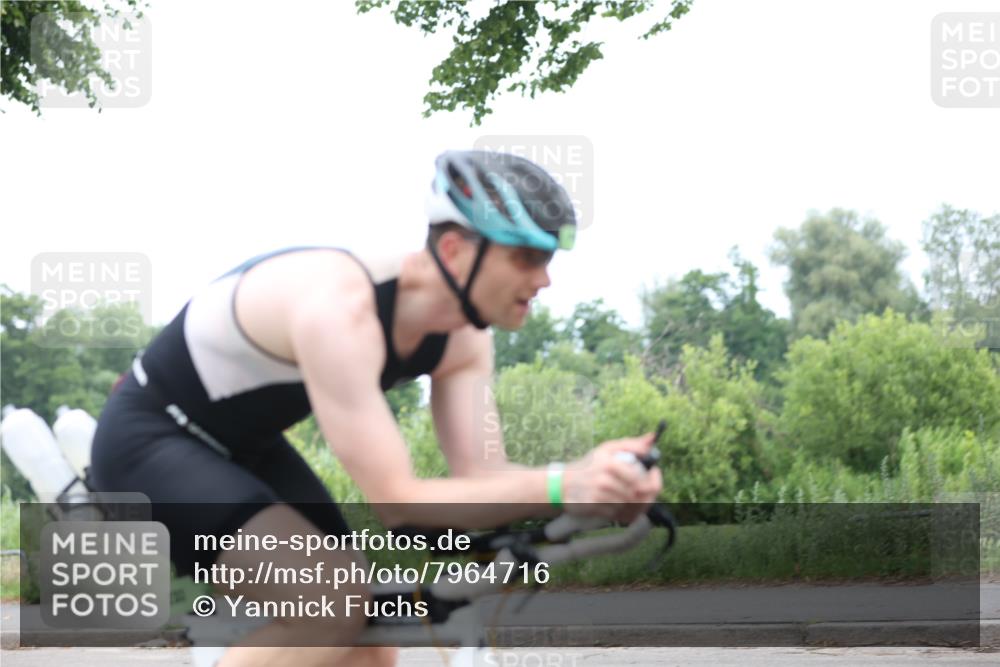 15.06.2025 - 7 Türme Triathlon Yannick Fuchs http://msf.ph/oto/7964716 15.06.2025 11:12:47 Radfahren 204, 214, 233, 240, 333 meine-sportfotos.de