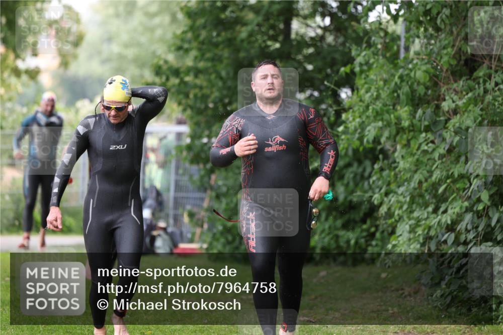 15.06.2025 - 7 Türme Triathlon Michael Strokosch http://msf.ph/oto/7964758 15.06.2025 12:17:48 Schwimmen 371, 445, 523, 540, 628, 654, 656, 661, 672, 678 meine-sportfotos.de