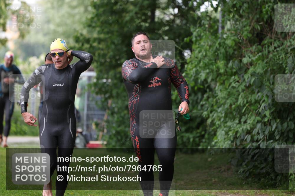 15.06.2025 - 7 Türme Triathlon Michael Strokosch http://msf.ph/oto/7964765 15.06.2025 12:17:48 Schwimmen 371, 445, 523, 540, 628, 654, 656, 661, 672, 678 meine-sportfotos.de