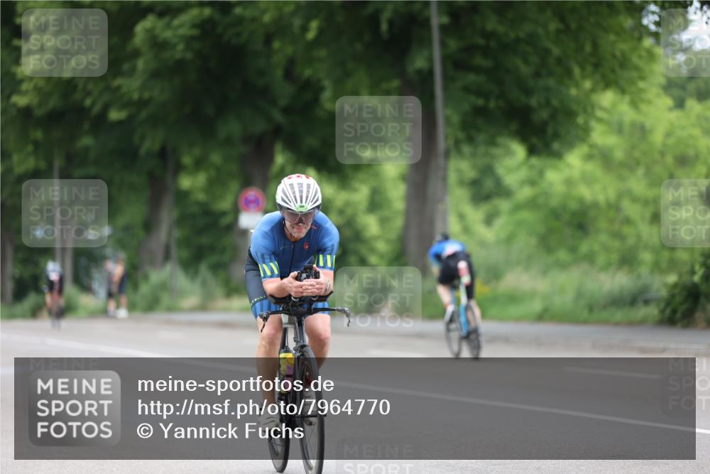 15.06.2025 - 7 Türme Triathlon Yannick Fuchs http://msf.ph/oto/7964770 15.06.2025 11:12:56 Radfahren 204, 236, 278, 309, 333 meine-sportfotos.de
