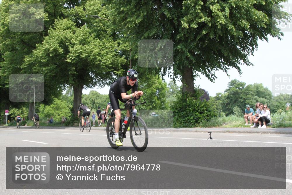 15.06.2025 - 7 Türme Triathlon Yannick Fuchs http://msf.ph/oto/7964778 15.06.2025 13:00:49 Radfahren  meine-sportfotos.de