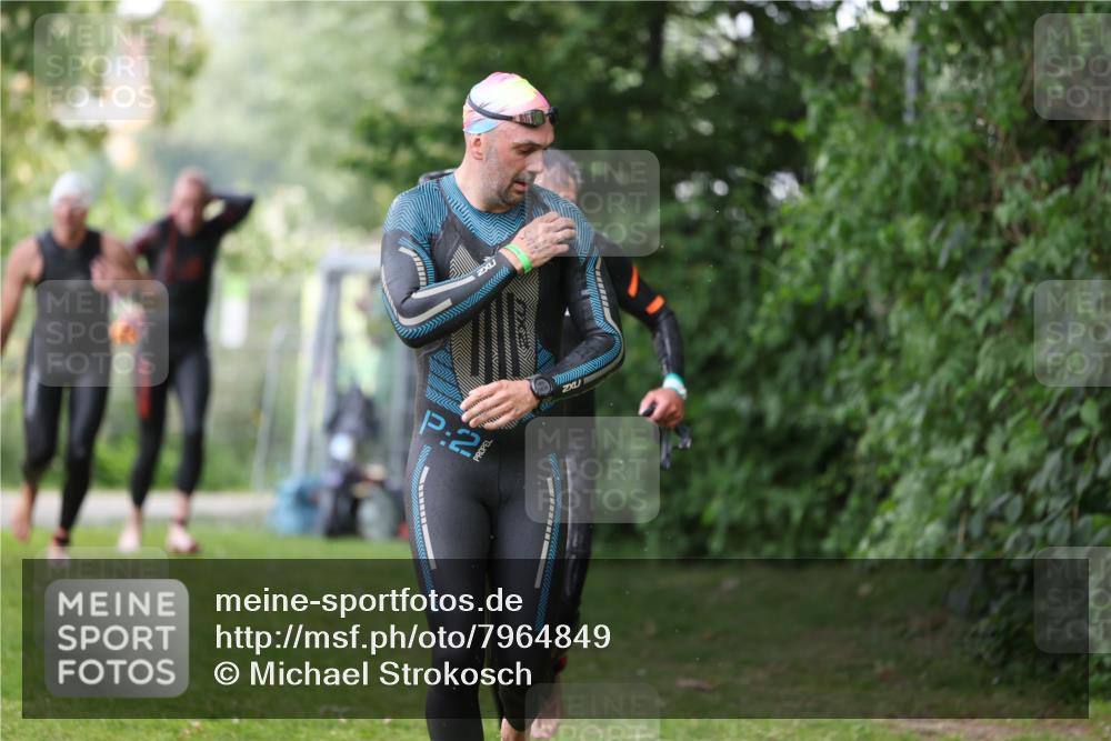 15.06.2025 - 7 Türme Triathlon Michael Strokosch http://msf.ph/oto/7964849 15.06.2025 12:17:55 Schwimmen 445, 523, 540, 608, 615, 628, 638, 654, 656, 672, 678 meine-sportfotos.de