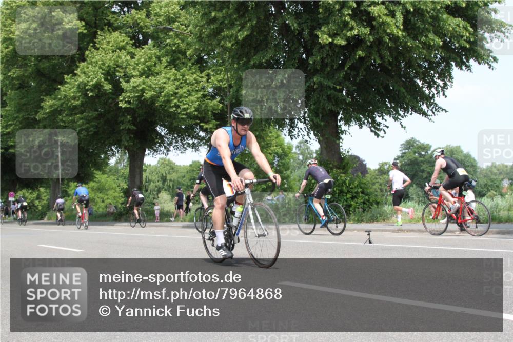 15.06.2025 - 7 Türme Triathlon Yannick Fuchs http://msf.ph/oto/7964868 15.06.2025 13:01:56 Radfahren  meine-sportfotos.de