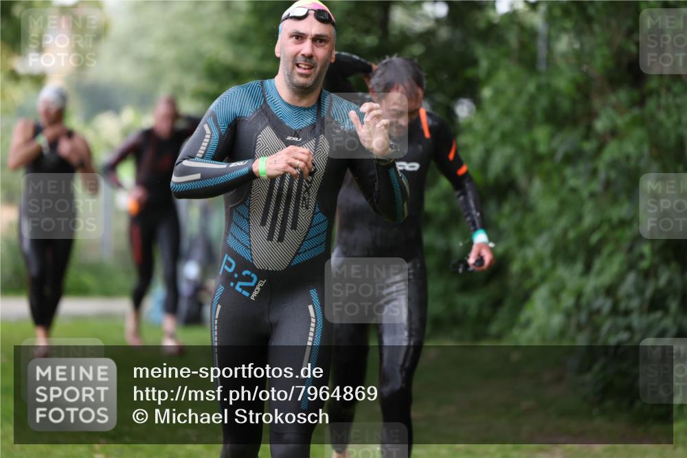 15.06.2025 - 7 Türme Triathlon Michael Strokosch http://msf.ph/oto/7964869 15.06.2025 12:17:56 Schwimmen 445, 523, 540, 608, 615, 628, 638, 654, 656, 672, 678 meine-sportfotos.de