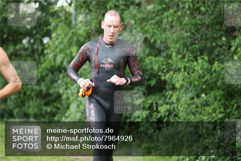 15.06.2025 - 7 Türme Triathlon Michael Strokosch http://msf.ph/oto/7964926 15.06.2025 12:18:00 Schwimmen 445, 523, 540, 608, 615, 628, 637, 638, 654, 656, 672, 678 meine-sportfotos.de