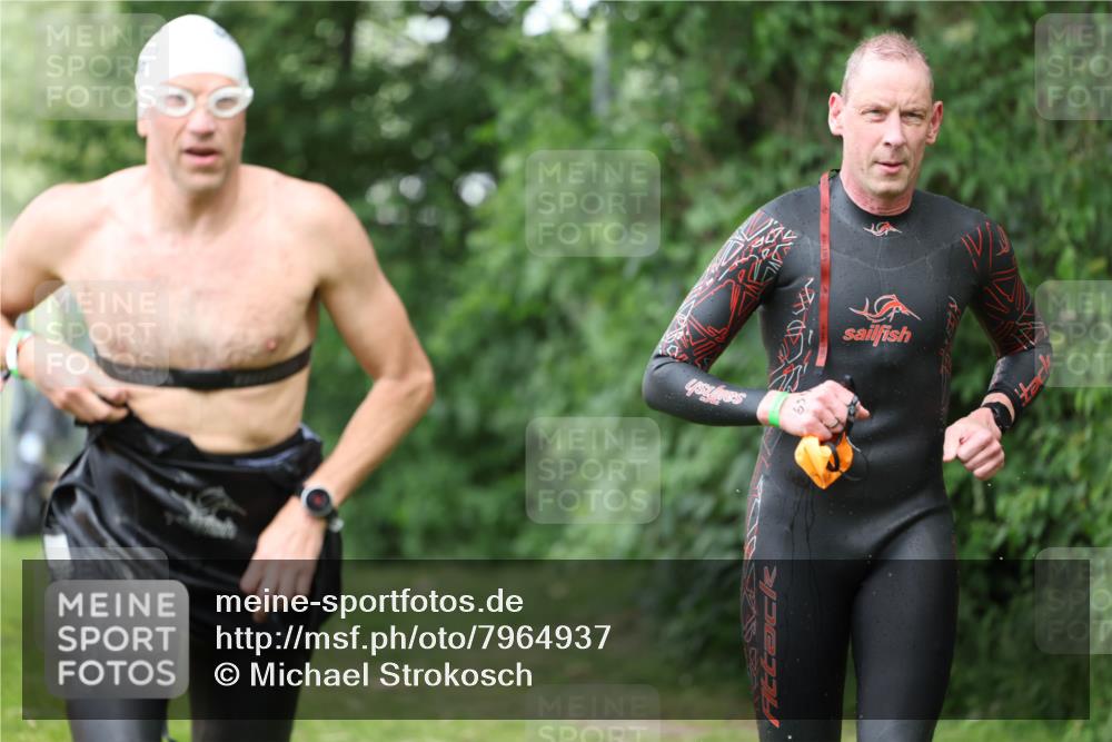 15.06.2025 - 7 Türme Triathlon Michael Strokosch http://msf.ph/oto/7964937 15.06.2025 12:18:01 Schwimmen 445, 523, 540, 608, 615, 628, 637, 638, 654, 656, 678 meine-sportfotos.de