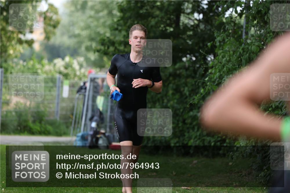15.06.2025 - 7 Türme Triathlon Michael Strokosch http://msf.ph/oto/7964943 15.06.2025 12:18:02 Schwimmen 445, 523, 540, 608, 615, 628, 637, 638, 654, 656, 678 meine-sportfotos.de