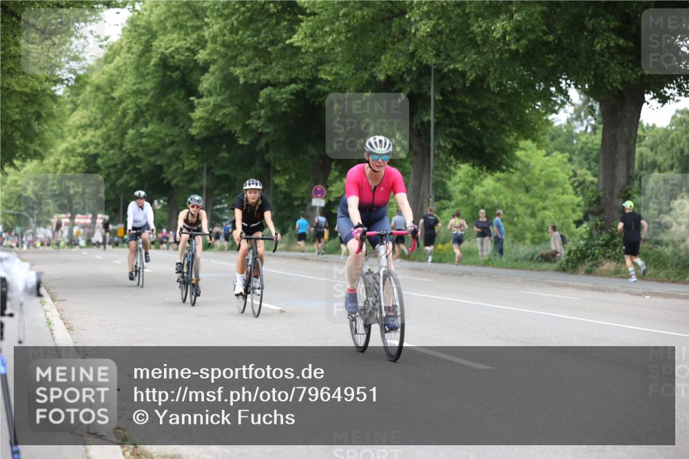 15.06.2025 - 7 Türme Triathlon Yannick Fuchs http://msf.ph/oto/7964951 15.06.2025 13:56:38 Radfahren 197, 429, 844, 1086 meine-sportfotos.de