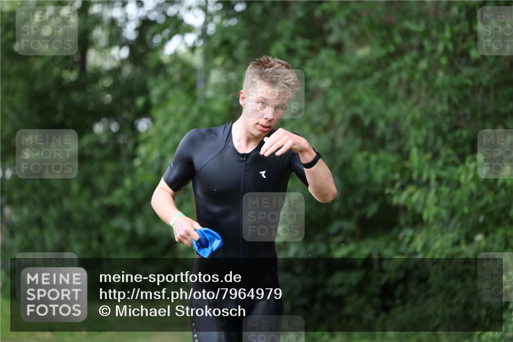 15.06.2025 - 7 Türme Triathlon Michael Strokosch http://msf.ph/oto/7964979 15.06.2025 12:18:04 Schwimmen 380, 445, 523, 608, 615, 628, 637, 638, 654, 656, 678 meine-sportfotos.de