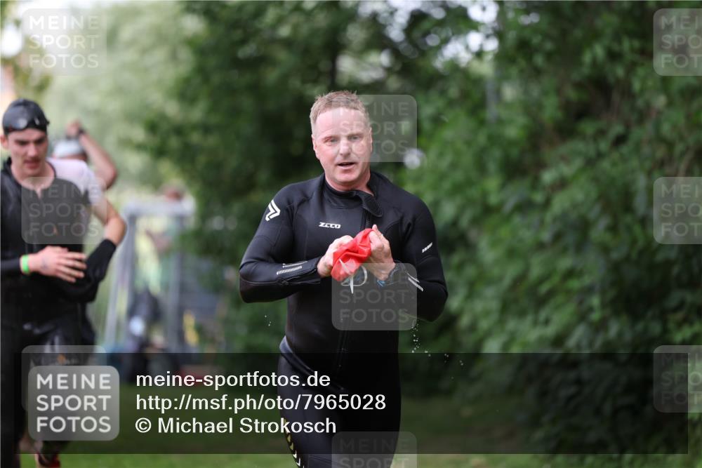 15.06.2025 - 7 Türme Triathlon Michael Strokosch http://msf.ph/oto/7965028 15.06.2025 12:18:10 Schwimmen 380, 608, 615, 637, 638, 654, 656, 678 meine-sportfotos.de