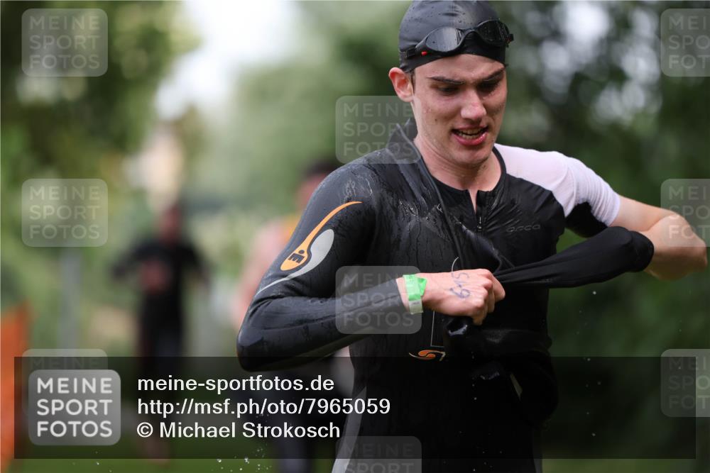 15.06.2025 - 7 Türme Triathlon Michael Strokosch http://msf.ph/oto/7965059 15.06.2025 12:18:13 Schwimmen 380, 608, 615, 637, 638, 654, 656, 678 meine-sportfotos.de