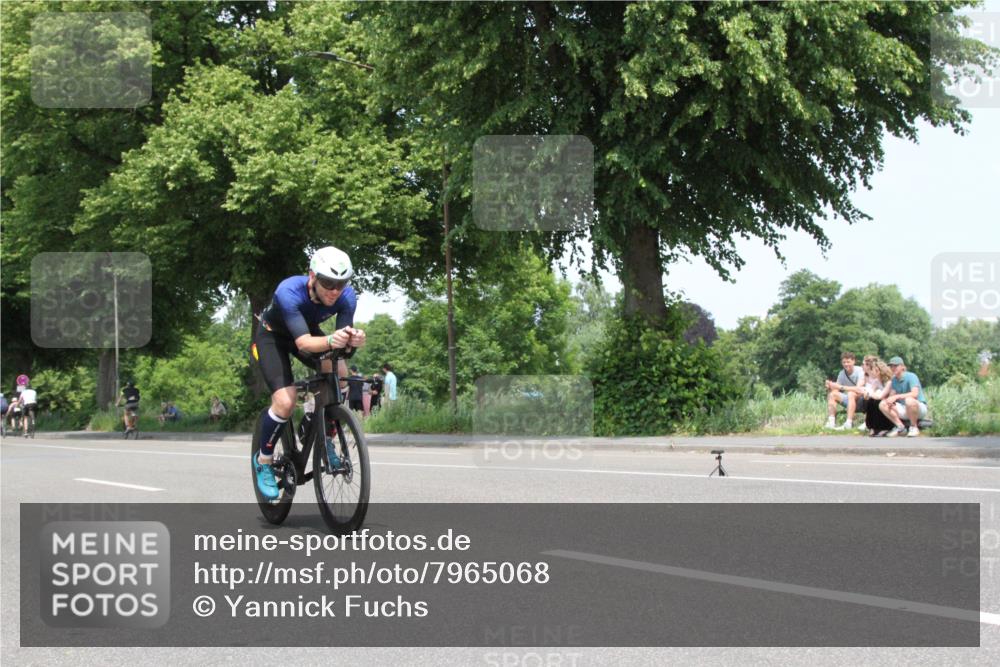 15.06.2025 - 7 Türme Triathlon Yannick Fuchs http://msf.ph/oto/7965068 15.06.2025 13:04:39 Radfahren  meine-sportfotos.de