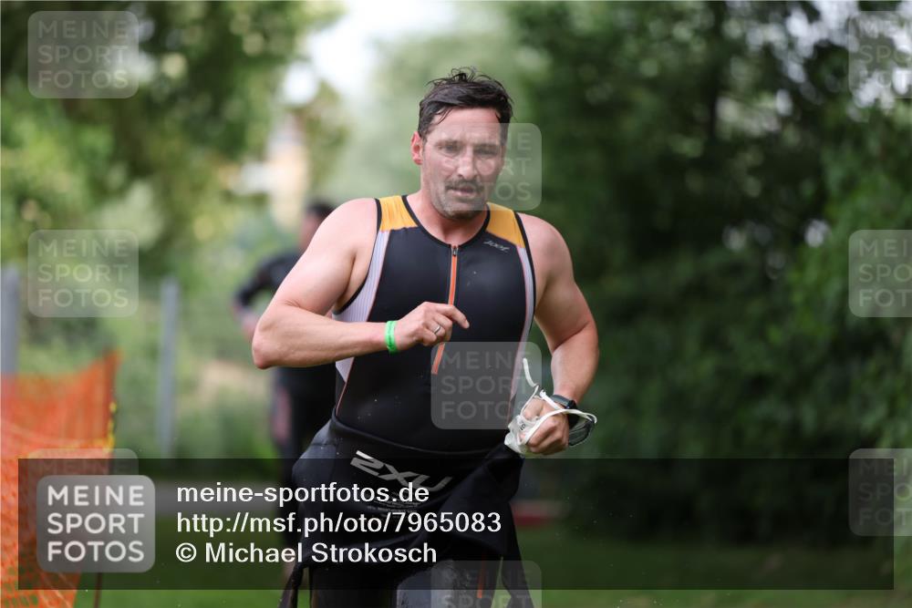 15.06.2025 - 7 Türme Triathlon Michael Strokosch http://msf.ph/oto/7965083 15.06.2025 12:18:14 Schwimmen 380, 608, 615, 637, 638, 654, 656, 678 meine-sportfotos.de