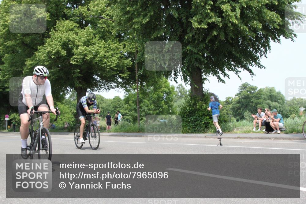 15.06.2025 - 7 Türme Triathlon Yannick Fuchs http://msf.ph/oto/7965096 15.06.2025 13:05:07 Radfahren  meine-sportfotos.de
