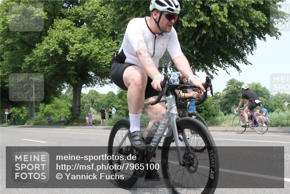 15.06.2025 - 7 Türme Triathlon Yannick Fuchs http://msf.ph/oto/7965100 15.06.2025 13:05:07 Radfahren  meine-sportfotos.de