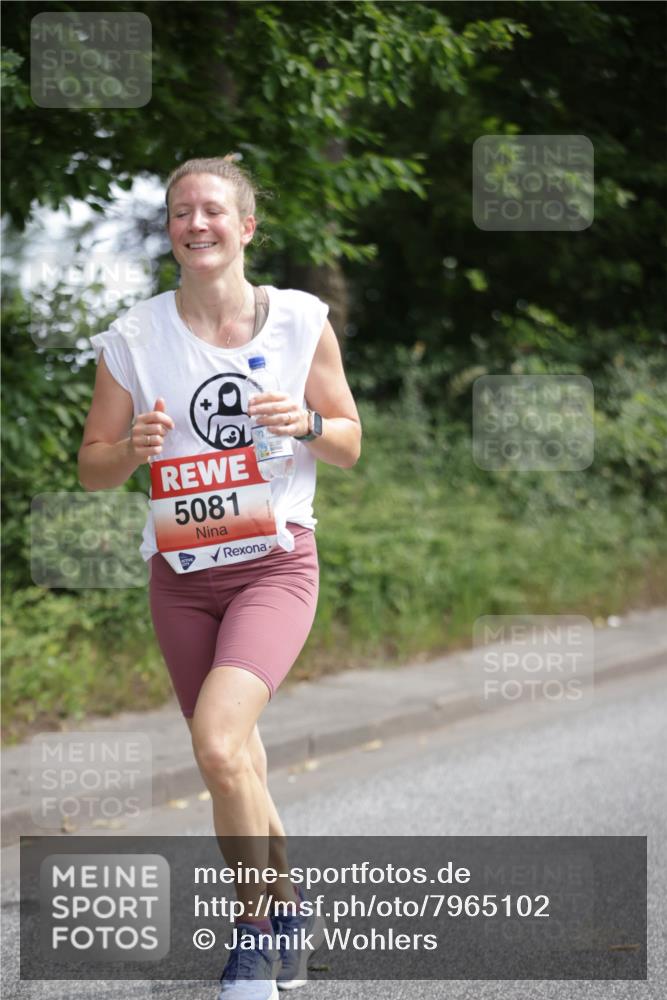 15.06.2025 - REWE Women's Run Jannik Wohlers http://msf.ph/oto/7965102 15.06.2025 09:59:55 Laufen 5081 meine-sportfotos.de