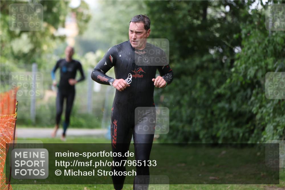 15.06.2025 - 7 Türme Triathlon Michael Strokosch http://msf.ph/oto/7965133 15.06.2025 12:18:17 Schwimmen 380, 384, 608, 615, 637, 638 meine-sportfotos.de