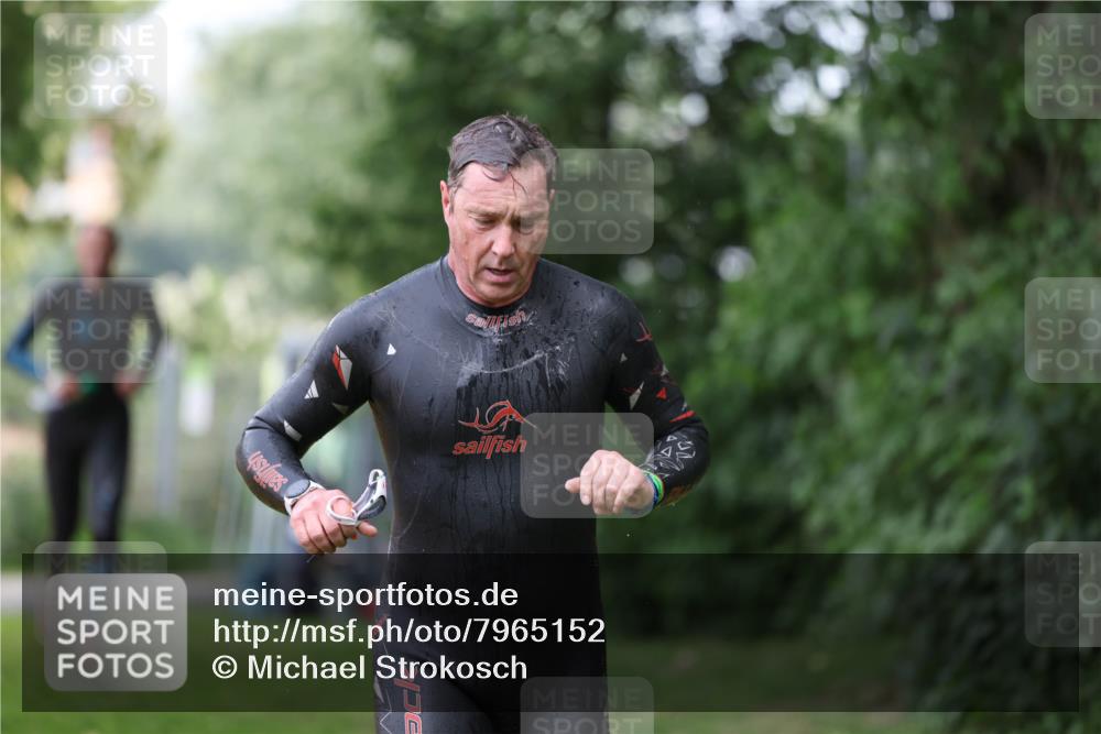 15.06.2025 - 7 Türme Triathlon Michael Strokosch http://msf.ph/oto/7965152 15.06.2025 12:18:18 Schwimmen 380, 384, 562, 608, 615, 637, 638 meine-sportfotos.de