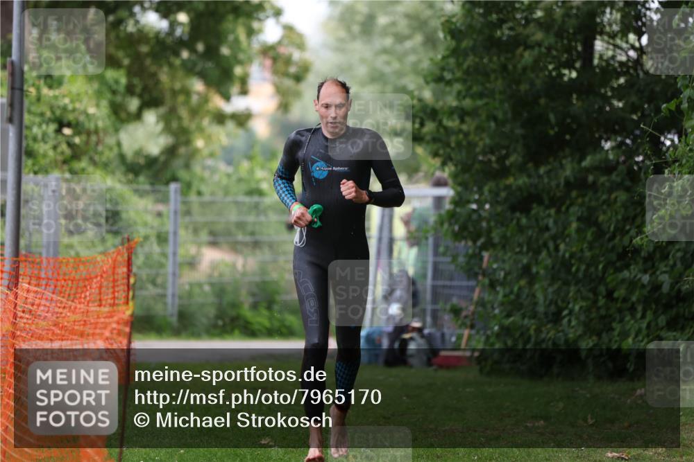 15.06.2025 - 7 Türme Triathlon Michael Strokosch http://msf.ph/oto/7965170 15.06.2025 12:18:20 Schwimmen 380, 384, 562, 608, 637, 638 meine-sportfotos.de