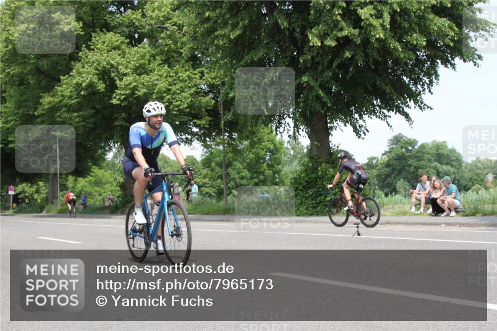 15.06.2025 - 7 Türme Triathlon Yannick Fuchs http://msf.ph/oto/7965173 15.06.2025 13:06:01 Radfahren  meine-sportfotos.de