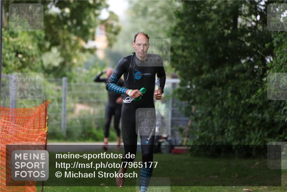 15.06.2025 - 7 Türme Triathlon Michael Strokosch http://msf.ph/oto/7965177 15.06.2025 12:18:21 Schwimmen 380, 384, 562, 608, 637, 638 meine-sportfotos.de