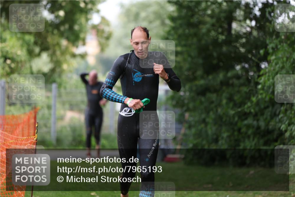 15.06.2025 - 7 Türme Triathlon Michael Strokosch http://msf.ph/oto/7965193 15.06.2025 12:18:21 Schwimmen 380, 384, 562, 608, 637, 638 meine-sportfotos.de