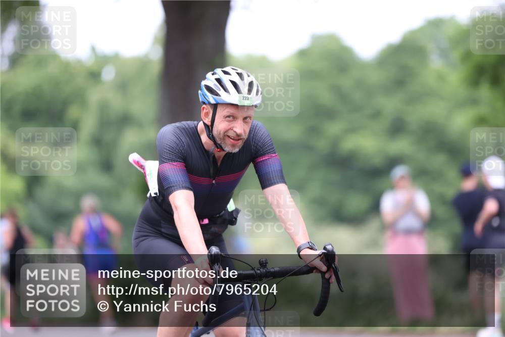 15.06.2025 - 7 Türme Triathlon Yannick Fuchs http://msf.ph/oto/7965204 15.06.2025 13:57:23 Radfahren 223, 961, 1096 meine-sportfotos.de